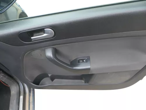 VW Golf Plus 5M 1x Türverkleidung Verkleidung Tür vorne rechts schwarz (185039)