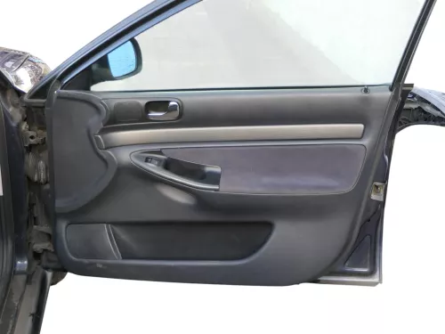 1x Audi A4 B5 Türverkleidung Verkleidung Tür vorne rechts Griff Öffner