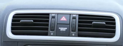 Skoda Fabia Roomster 5J Lüftungsdüse Düse Lüftung vorne in der Mitte 5J0820951C