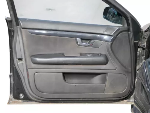 1x A4 8E B6 Türverkleidung Verkleidung Tür vorne links soul schwarz -ohne Schalt