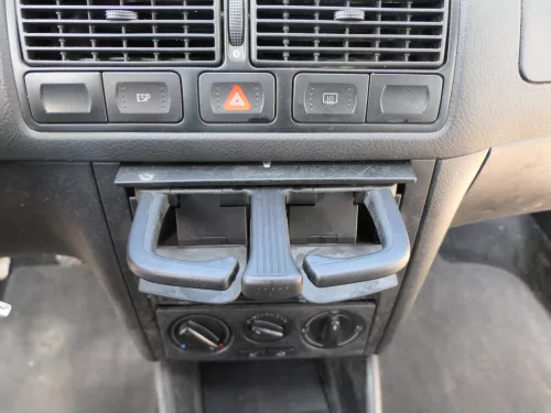 VW Golf 4 Bora Becherhalter Getränkehalter Dosenhalter Halter Getränke Dosen (185172)