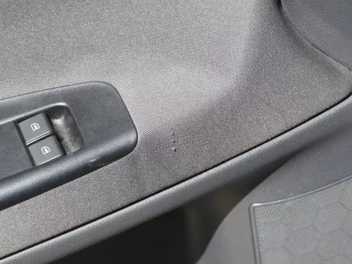 1x VW Polo 9N Türverkleidung Verkleidung Tür vorne links 2/3-Türer Griff Öffner (185201)