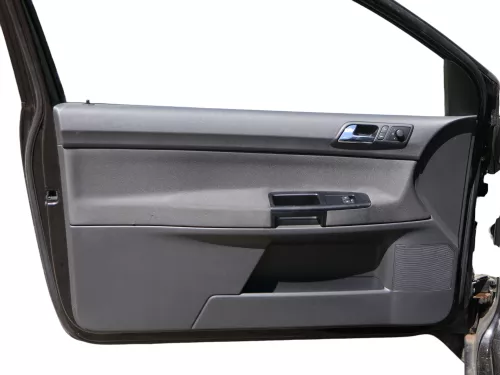 1x VW Polo 9N Türverkleidung Verkleidung Tür vorne links 2/3-Türer Griff Öffner (185201)
