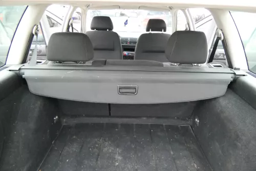 Bora Golf 4 Kombi Variant Laderaumabdeckung Rollo Hutablage Kofferraum schwarz