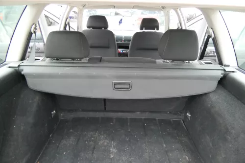 Bora Golf 4 Kombi Variant Laderaumabdeckung Rollo Hutablage Kofferraum schwarz (173405)