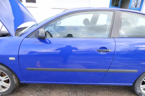 Seat Ibiza 6L Tür Fahrertür 2/3-Türer vorne links blau LS5G ohne Anbautei (180864)