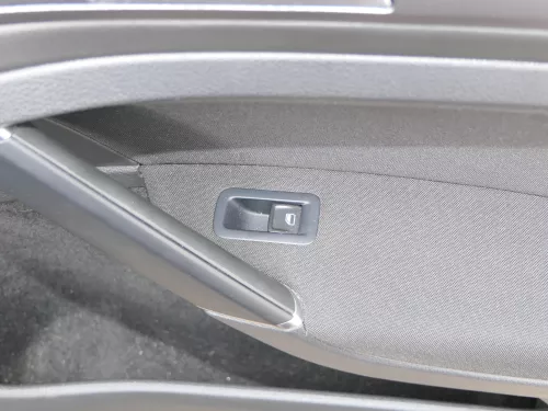 1x VW Golf 7 5G AU Türverkleidung Tür vorne rechts 4/5-Türer titan schwarz (185493)