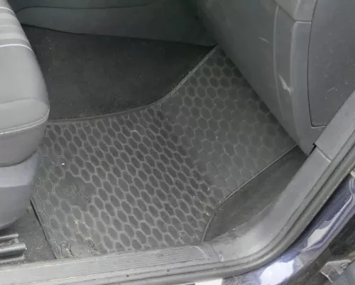 2x VW Golf 7 5G Fußmatten Fußmatte vorne rechts links Gummi Gummimatten
