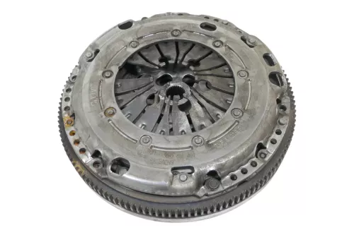 VW Golf Passat Schwungrad Zweimassenschwungrad CBDC CAYC CAYB    25.000 km