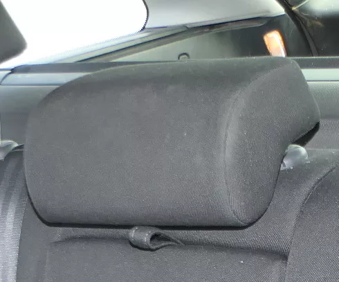 Skoda Octavia 1Z Sitz hinten in der Mitte Kopfstütze Kopfstützen onyx (185799)