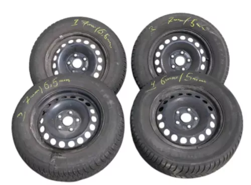 4x VW Golf 6 Plus 5M 195/65 R15 91T Winterreifen M+S Felgen Reifen M&S  ca.5-7mm