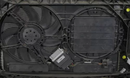 Audi A4 8K Lüfterzarge Lüfter Kühlerlüfter Klimaanlage 8K0121207B + Steuergerät