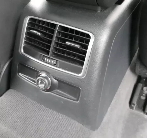 A6 4F Mitteltunnel Tunnel Verkleidung Abdeckung schwarz + Lüftungsdüse hinten