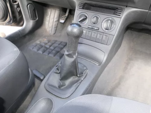 VW Lupo Polo 6N2 Schaltknauf Schaltsack Schaltung Schaltknüppel schwarz Leder (185997)