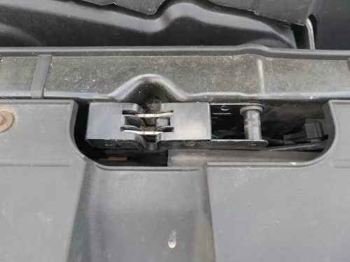 Audi A4 8K Motorhaube Motorhaubenschloß Schloß Klappenschloß vorn ##
