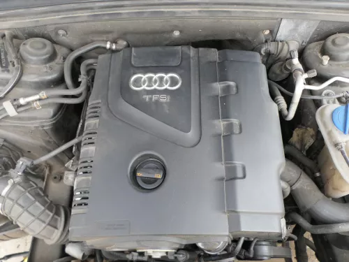 Audi A4 9J B8 A5 8T Motorabdeckung Abdeckung Motor Blende 2,0 TDi (186360)
