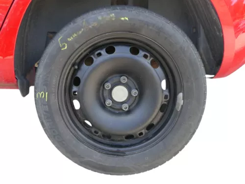 4x VW Polo 9N 6R Felgen Reifen 195/55 R15 85V Sommerreifen ca. 4-6mm (186466)