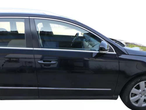 Passat 3C Kombi o. Limo Tür vorne rechts Beifahrer schwarz LC9X ohneAnbauteile (186473)