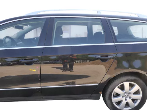 VW Passat 3C Kombi Variant Tür hinten links schwarz LC9X -OHNE Anbauteile (186478)