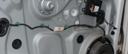 VW Caddy 2K Kabelbaum in der Tür Türkabelbaum ZV vorne links 2K0971120AC (186500)