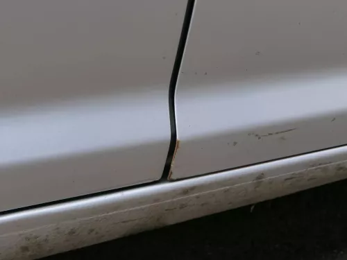 VW Touran 1T 1T3 Tür vorne rechts Beifahrertür silber LA7W - ohne Anbauteile (186549)