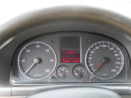 VW Touran Caddy 2K Tacho Tachometer Kombiinstrument 334.000km 1T0920860G TDI (186558)