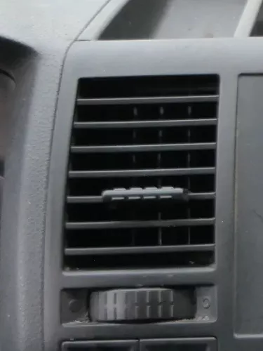 1x VW T5 Lüftungsdüse Düse Lüftung mitte links 7H0815705C (176420)