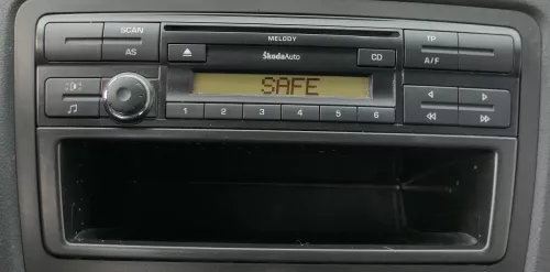 Skoda Octavia 1Z Radio CD- Player mit Code SkodaAuto Melody AAO600011