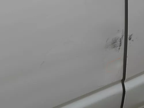 VW T5 Facelift T6 Tür rechts Schiebetür mit Scheibe weiß R902 Fenster - Delle (186916)