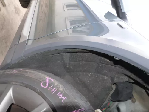 Audi A6 4F Radhausschale Dämpfung Radhaus vorne rechts 4F0821134M Vlies (187001)
