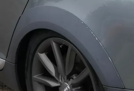 AUdi A6 4F Allroad Blende Kotflügel hinten links Abdeckung schwarz