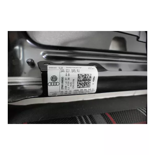 Golf 7 5G GTI Sitzgestell Gestell Sitz Fahrersitz vorne links 4/5 Türer (200221)