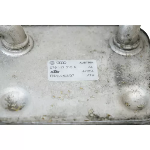 Audi A6 4F Ölkühler Halter Kühlker Öl 079117015A BVJ 4,2 8 Zylinder ## (187161)