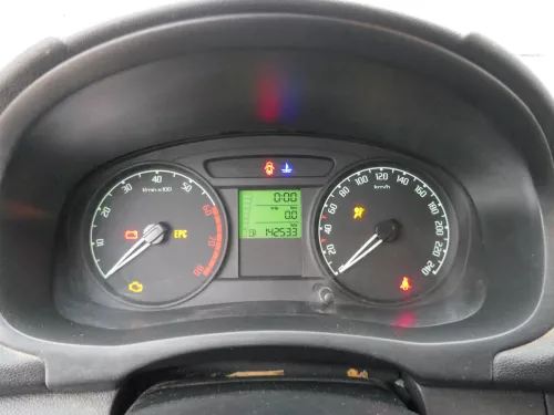 Skoda Fabia Roomster Tacho Tachometer Kombiinstrument 142.000km 5J0920801B