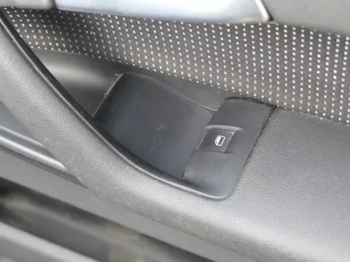 1x Audi A3 8P Türverkleidung Verkleidung Tür vorne rechts schwarz 2/3-Türer (187256)