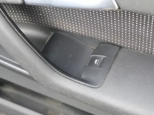 1x Audi A3 8P Türverkleidung Verkleidung Tür vorne rechts schwarz 2/3-Türer (187256)