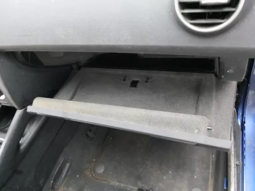 Audi A3 8P Handschuhfach schwarz Handschuhfachdeckel Deckel Klappe Sportback (187327)