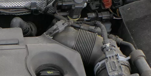 VW Golf Passat Rohr Schlauch 1,6 TDI 5Q0129654G Leitung Luftrohr Luft ##