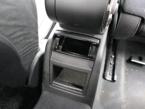 Audi A3 8P Mitteltunnel hinten Verkleidung um Handbremse Konsole - schwarz (187511)