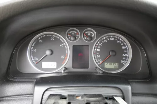 VW Passat 3BG Tacho Tachometer Kombiinstrument 3B0920847E Diesel TDI 2,5 278.000 (140177)