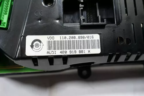 Audi A6 4B Tacho Tachometer Kombiinstrument 259.900km 4B0919881X 2,5 TDI AFB AKN (200450)