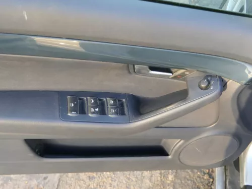 A4 8H Cabrio 8E B6 B7 1x Türverkleidung Verkleidung Tür vorne links Leder Perla (200370)