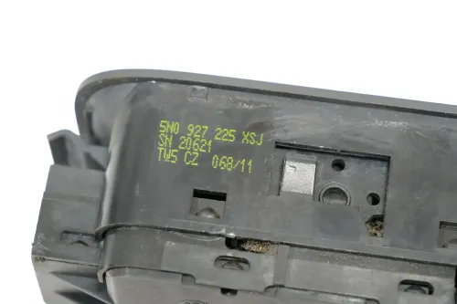 VW Tiguan 5N Schalter Handbremse Bremse Festellbremse elektrisch 5N0927225A (116899)