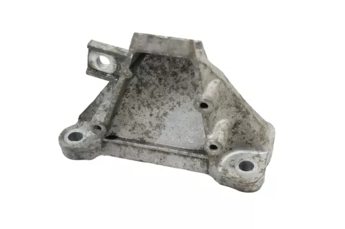 Audi A4 8E Stütze Motorhalter rechts 3,2 FSI AUK BKH 8E0199308Q (200327)