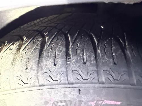 4x VW Golf 5 9N 6Y Reifen 235/45 R17 94V Allwetterreifen 2x ca5-7mm 2x 3,5-5mm (200541)