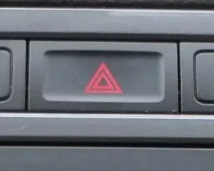 VW Tiguan 5N Warnblinker Relais Warnblinkerschalter Schalter 5N0953509A Knopf