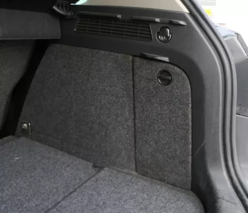 VW Tiguan 5N Abdeckung Verkleidung Kofferraum schwarz hinten rechts 5N086748Q
