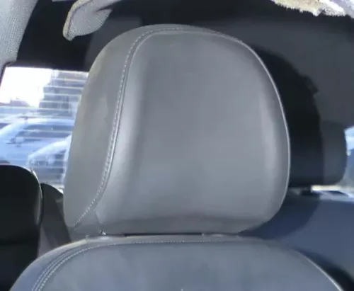 1x Audi A4 B8 8K Kopfstütze vorne rechts oder links schwarz /soul vorn Perlnappa