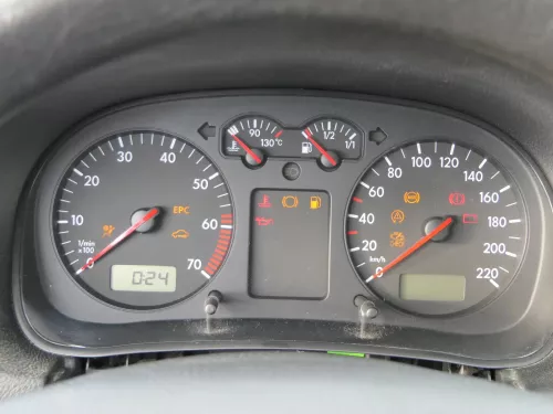 VW Golf 4 Tacho Tachometer Kombiinstrument 285.000km 1J0920805 1,4 16V 75PS 55kw