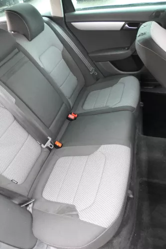 VW Passat 3C B7 Kombi Sitz Rückbank Rücksitzbank Sitze Lehne schwarz Ski durchre (200874)